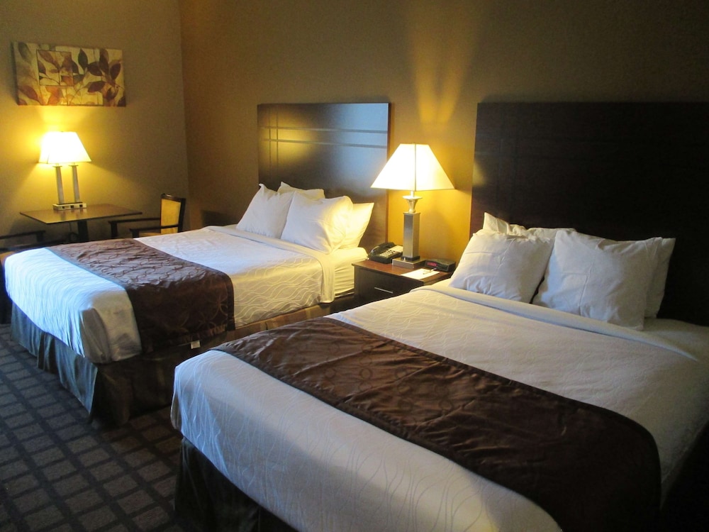 Standard Room, 2 Queen Beds, Non Smoking, Jetted Tub