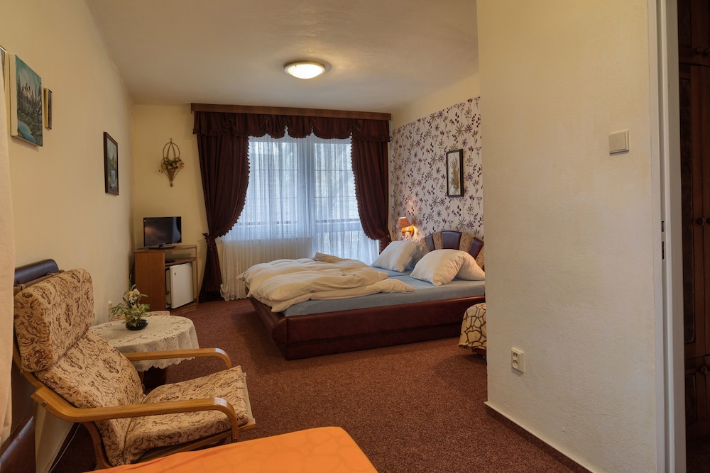 Comfort Room, Multiple Beds, Balcony photo 1