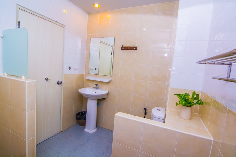 Standard Double Room with Balcony - Photo 11