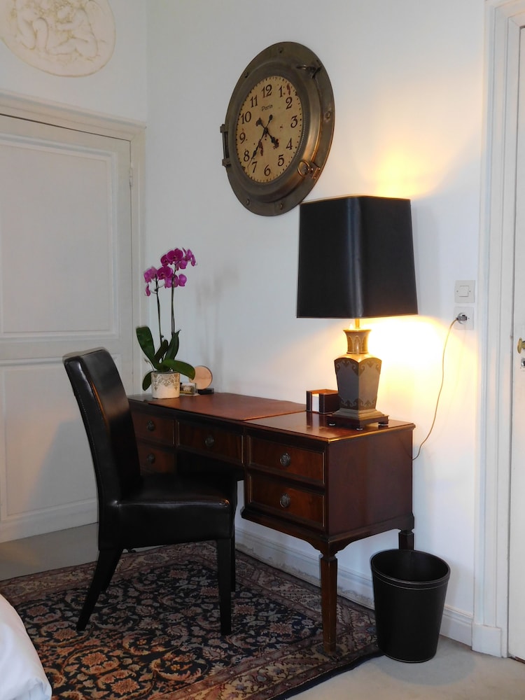 Comfort Quadruple Room, 1 Bedroom, Private Bathroom, Garden Area (Jules Verne) photo 3
