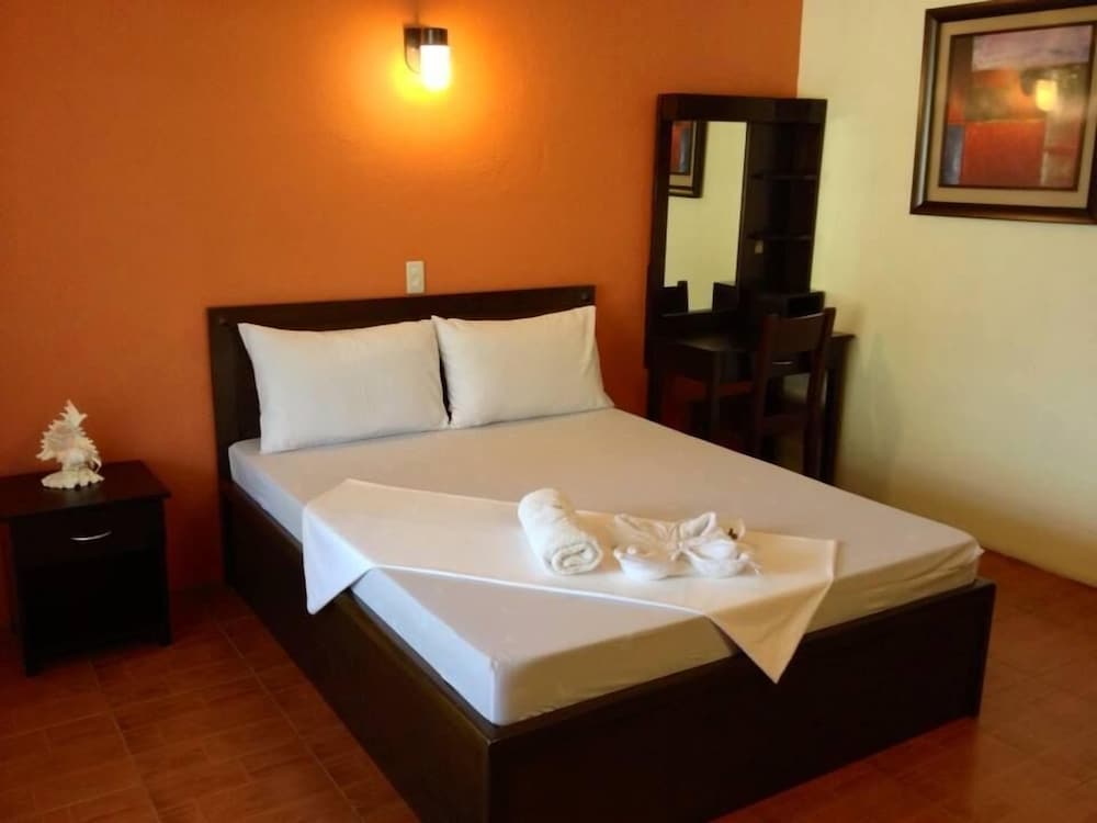 Superior Room, 1 Queen Bed photo 1