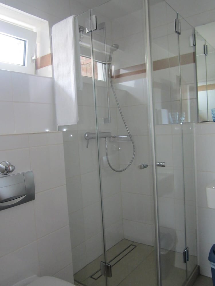 Basic Single Room photo 3