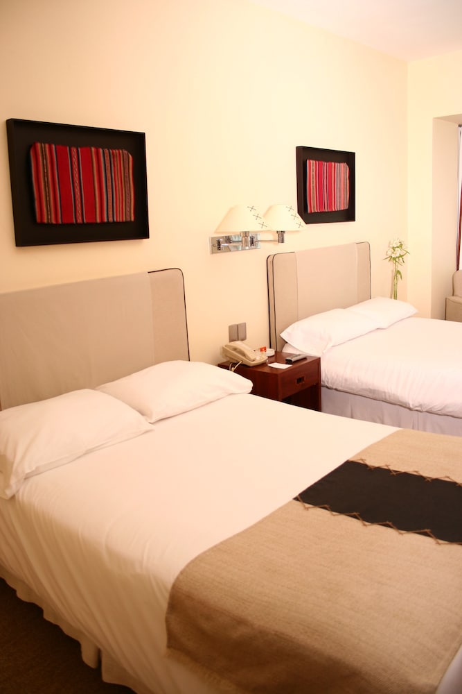 Standard Room, 2 Queen Beds - Photo 2