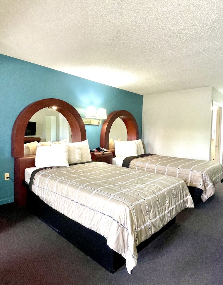 Double Room, 2 Queen Beds, Non Smoking photo 2