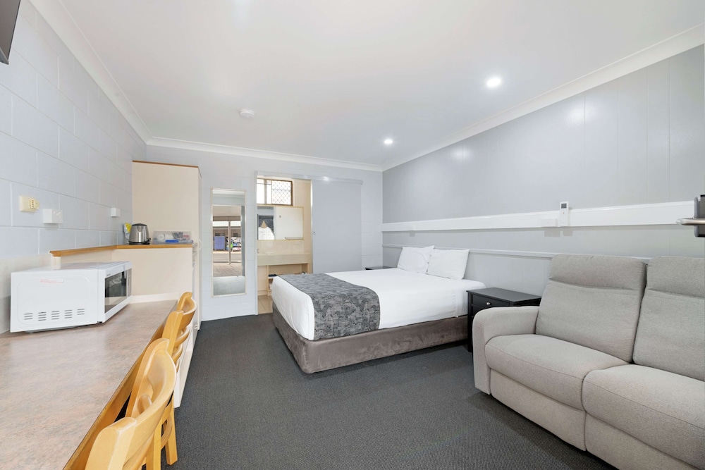 Deluxe Room, 1 Queen Bed, Non Smoking photo 1