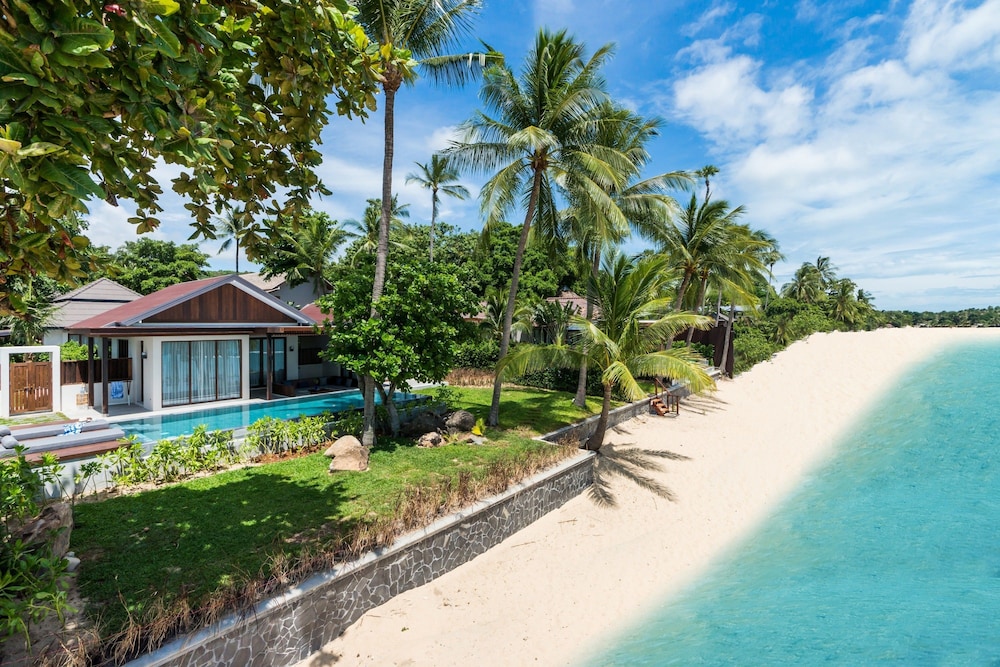 Two Bedroom Beachfront Grand Pool Villa - Photo 12