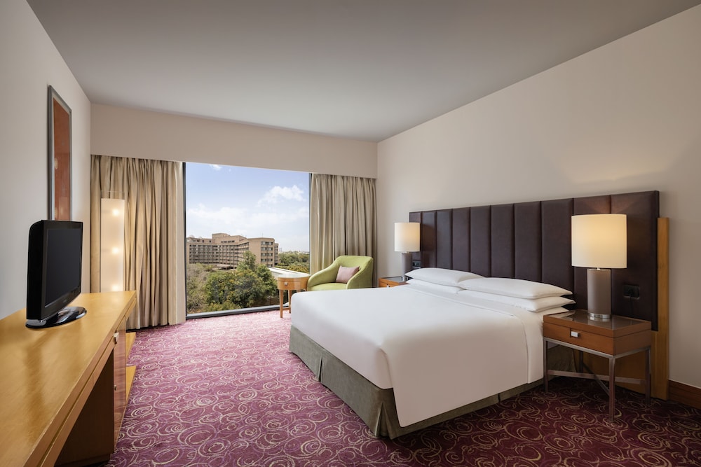 Superior Room, 1 King Bed - Photo 7