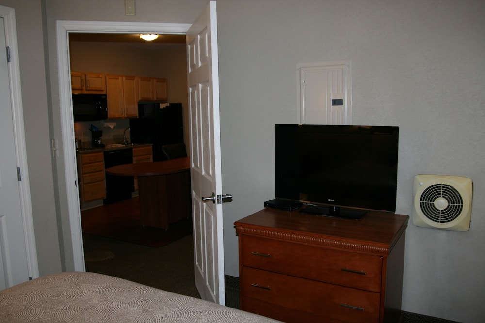 Suite, 1 Bedroom, Accessible (Mobility, Roll-In Shower) - Photo 1