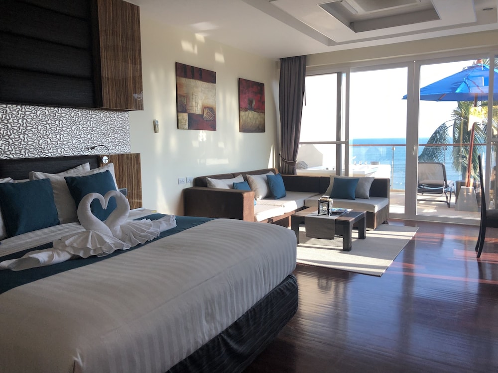 Jacuzzi Suite - Photo 10