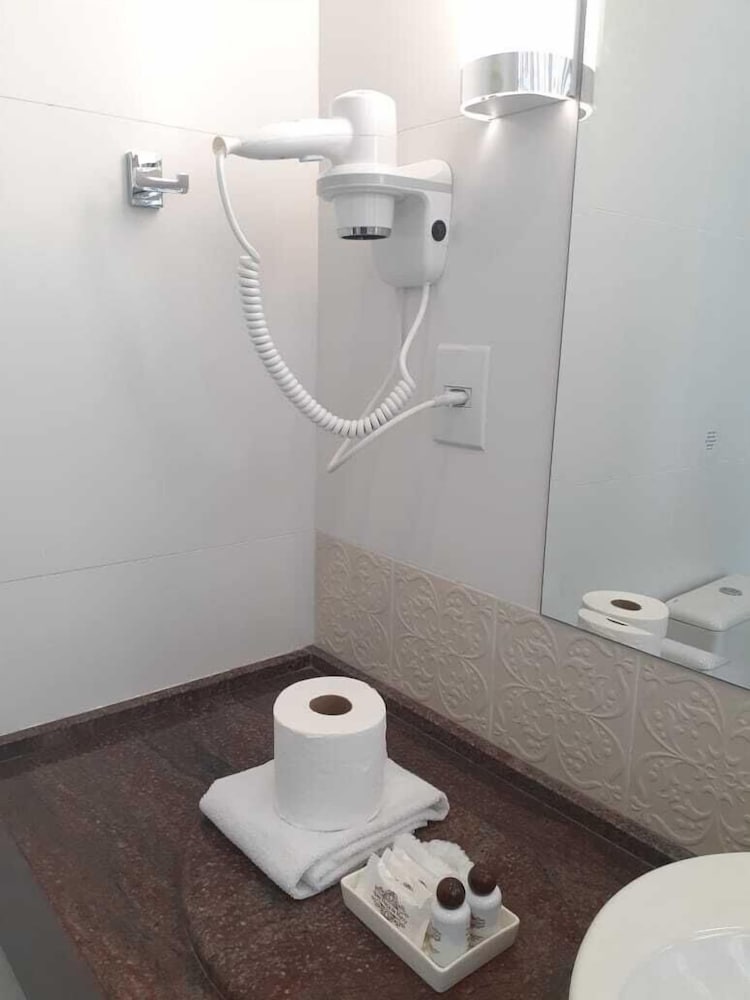 Comfort Room photo 2