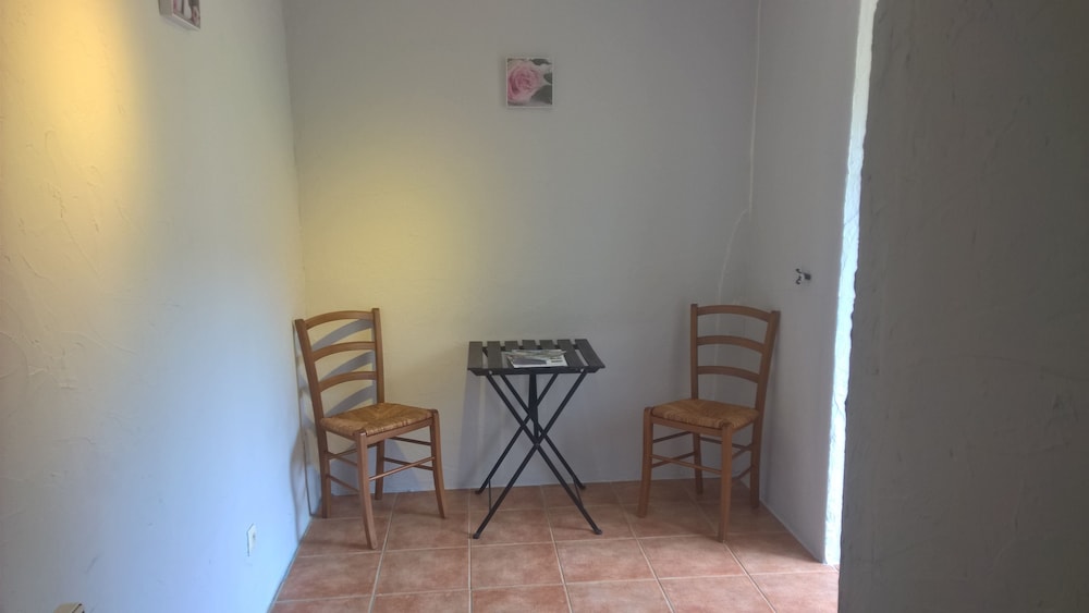 Double Room, Non Smoking (Centauré) photo 2