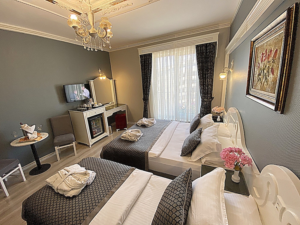 Superior Quadruple Room photo 3