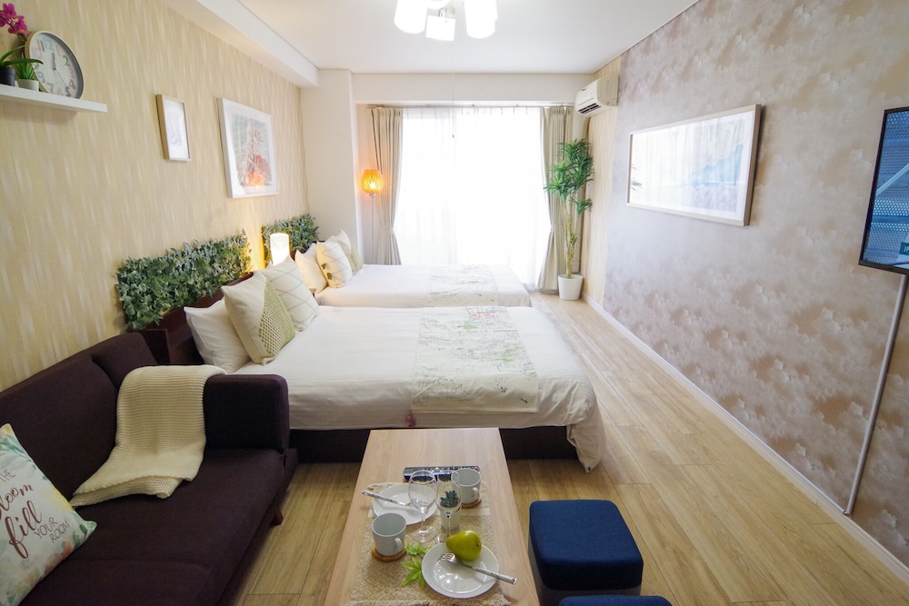 Room (505)