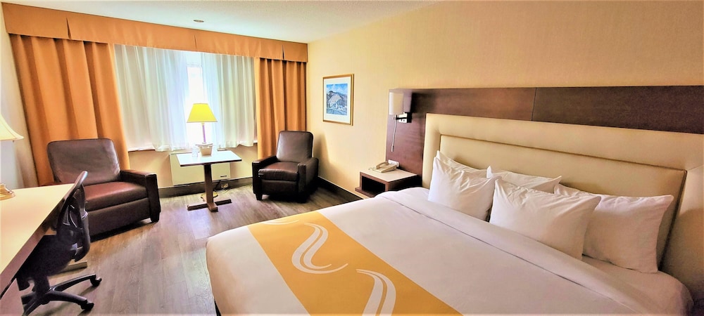 Business Room, 1 King Bed, Non Smoking - Photo 8