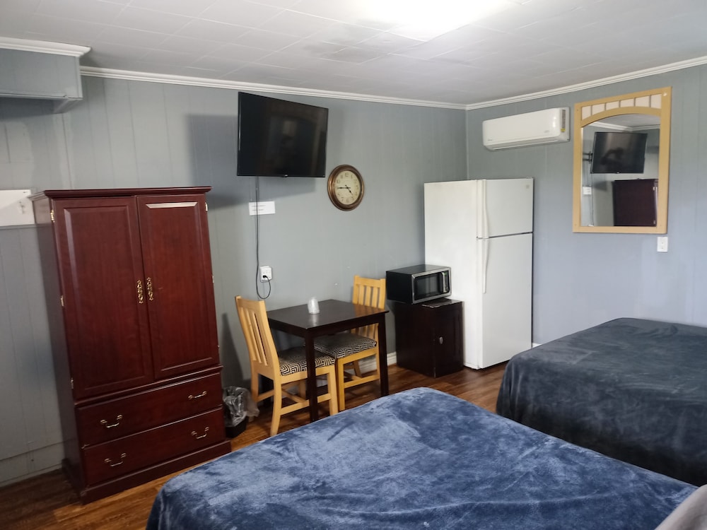 Basic Double Room photo 2