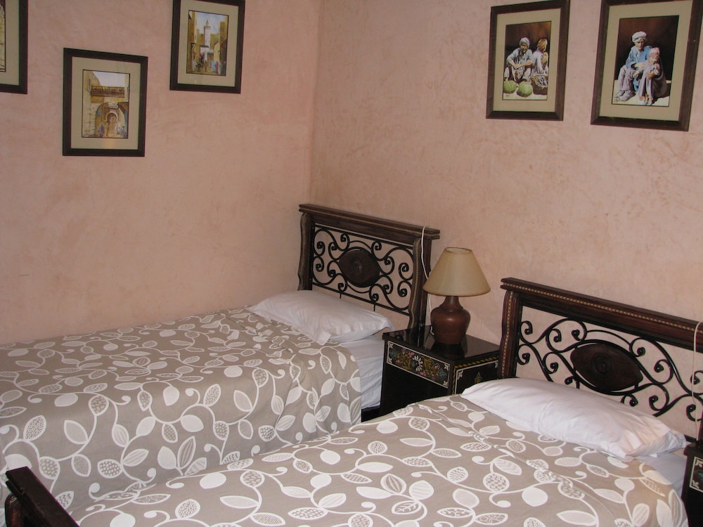 Triple Room, Smoking photo 1