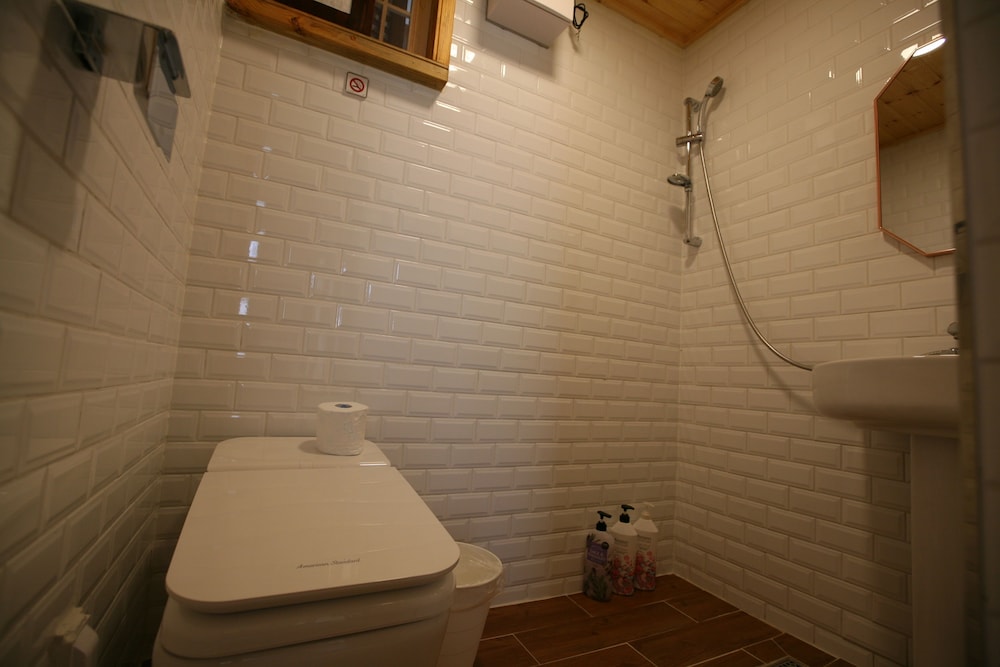 Deluxe Triple Room, Non Smoking, Private Bathroom photo 2