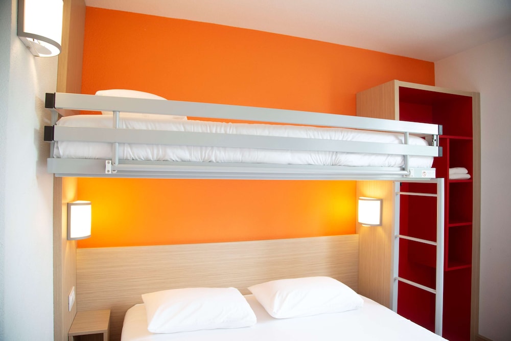 Standard Room, Multiple Beds photo 2