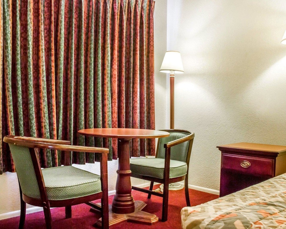 Standard Room, 2 Double Beds photo 2