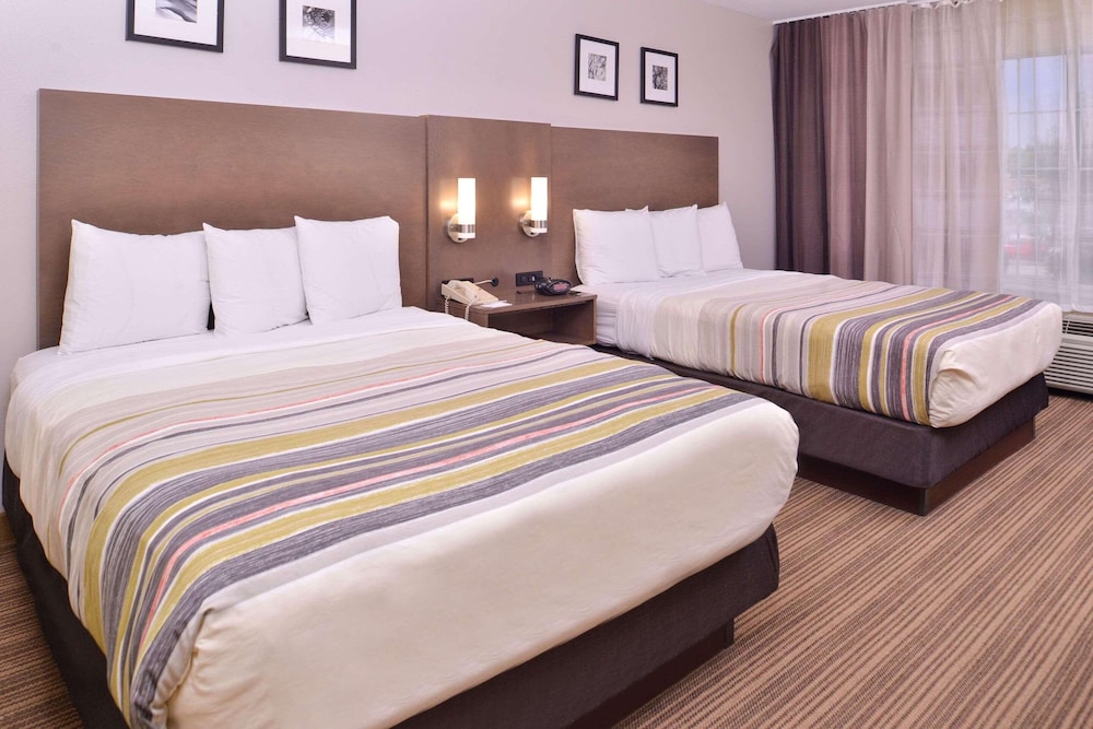 Room, 2 Queen Beds, Accessible, Non Smoking - Photo 1