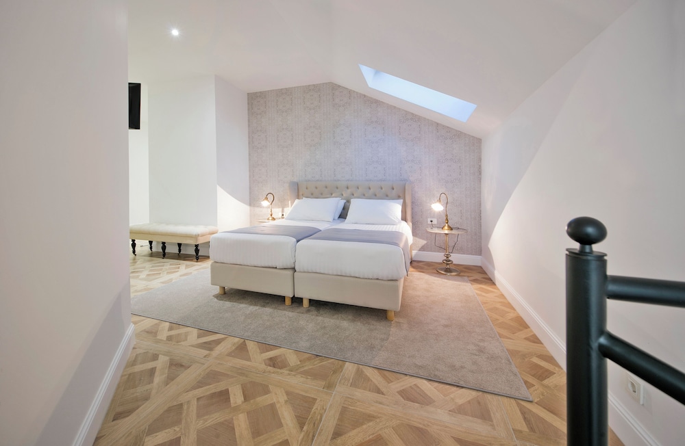Andreis luxury duplex suite with balcony photo 1