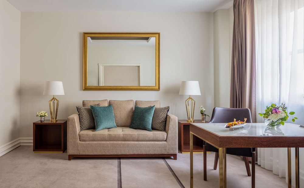 Premium Suite (Extra Bed 3 Adults)