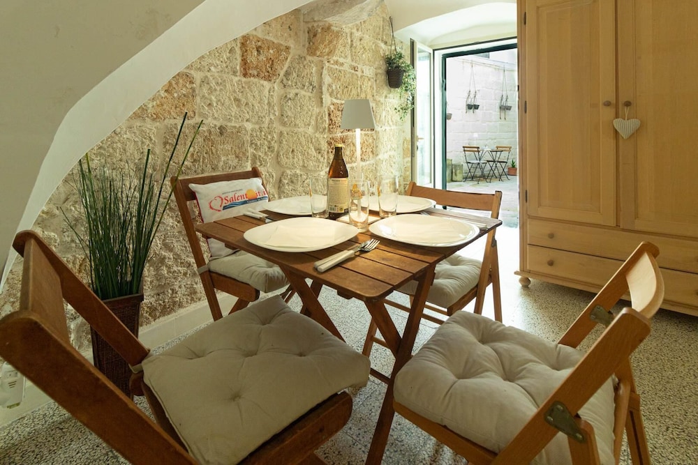 Comfort Apartment, Courtyard View
