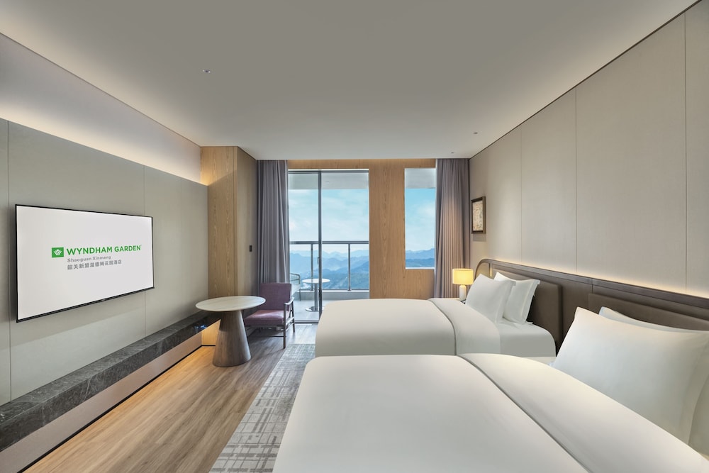 Room, Multiple Beds, Non Smoking (Supreme, Hot Spring Pool) photo 2
