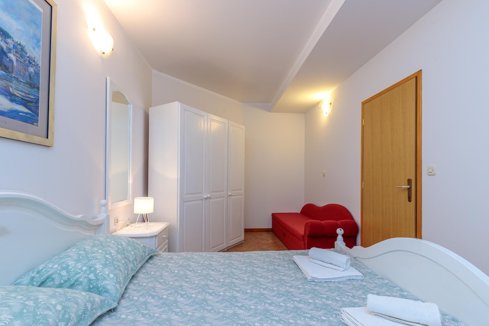 Family House, Multiple Bedrooms (Pool & Fun House Betiga 1 With Gym)