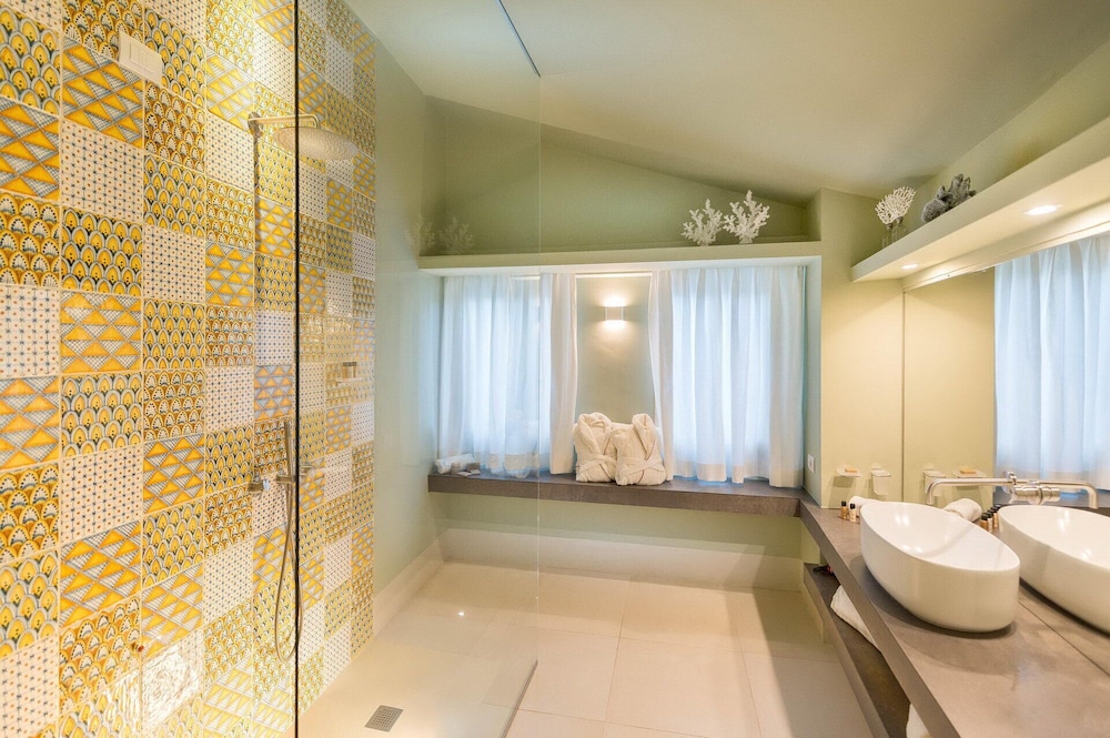 Deluxe Suite - Photo 3