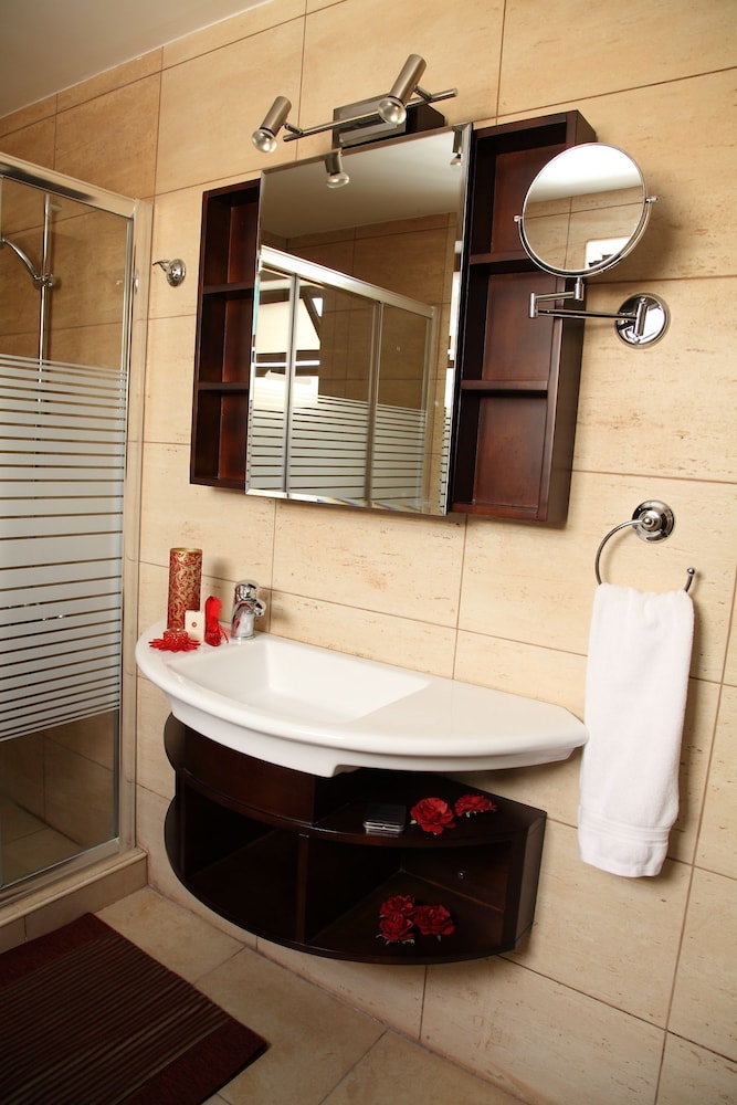 Triple Room - Photo 5