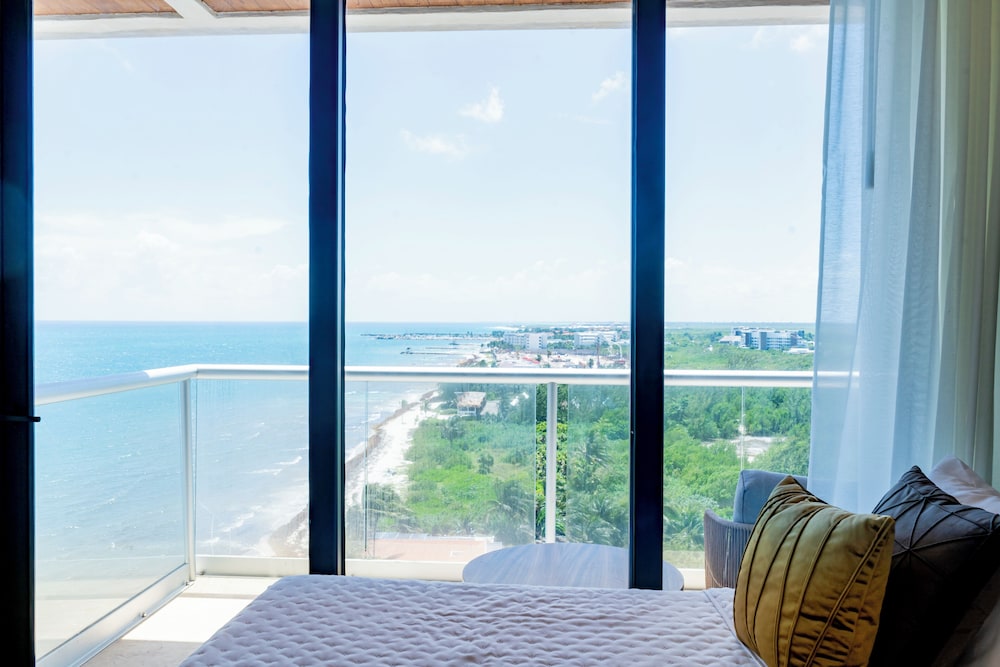 Deluxe Suite, Balcony, Partial Ocean View