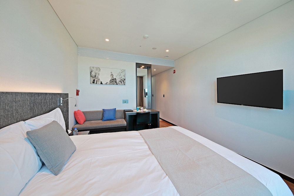 Deluxe Double Room, Ocean View - Photo 2