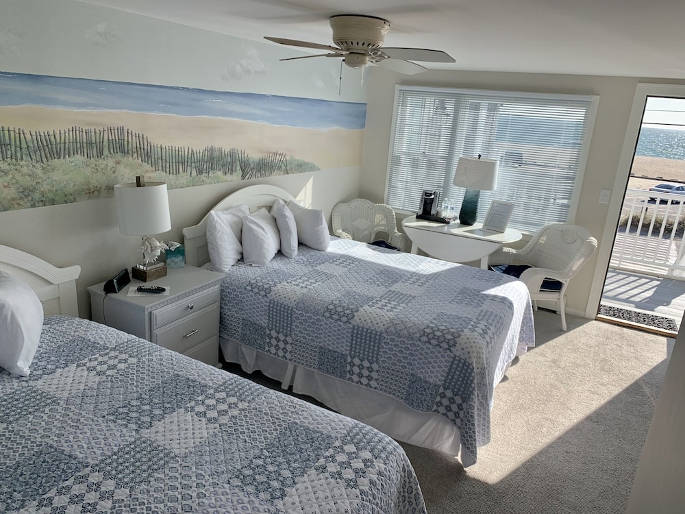 Traditional Double Room, Private Bathroom, Ocean View (BayView-2nd Floor)