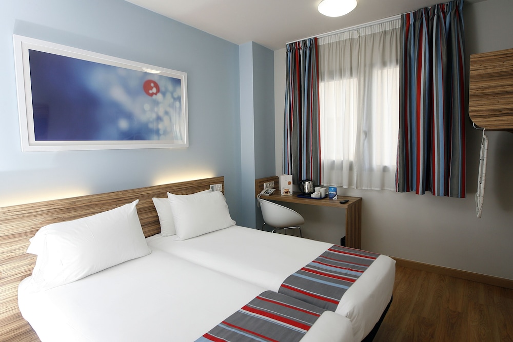 Twin Room (single use) - Photo 4