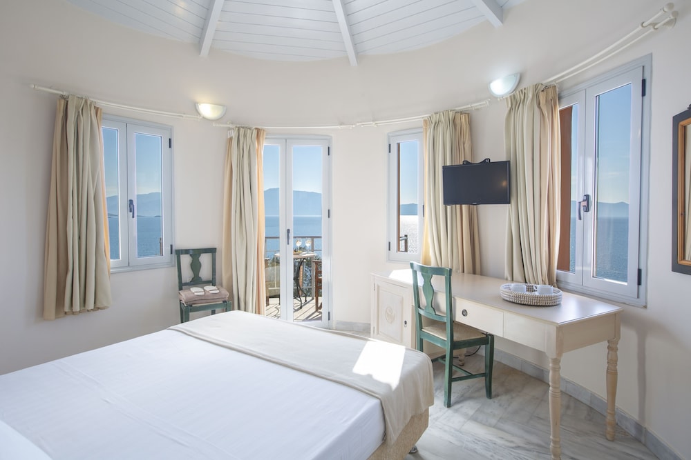 Red Tower 2-bedroom Suite Sea View photo 2