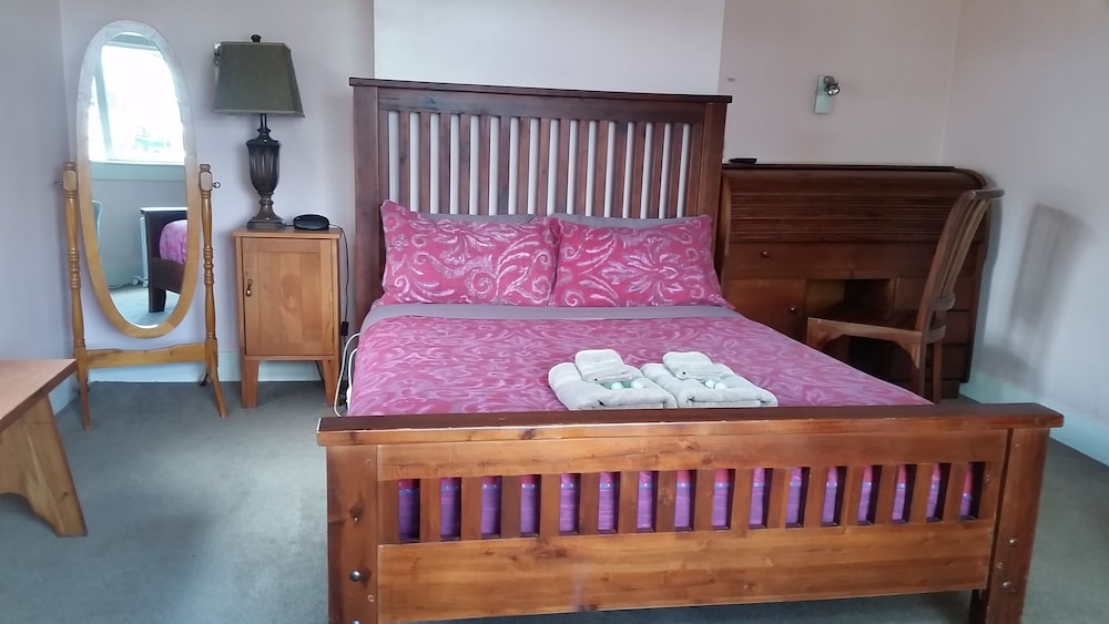 Double Room, Shared Bathroom - Photo 7