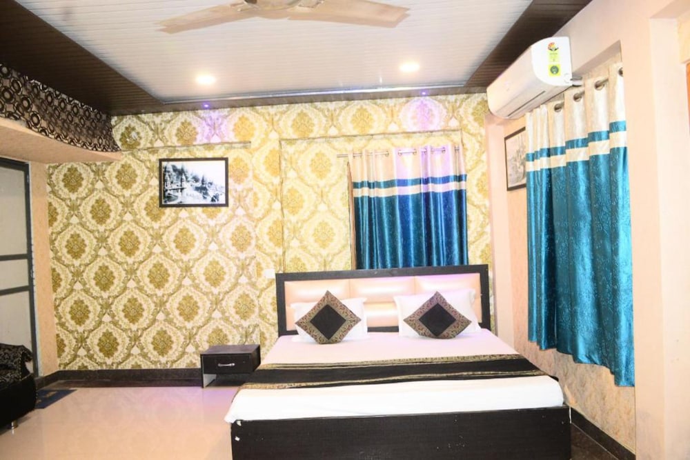 Deluxe Double Room, City View