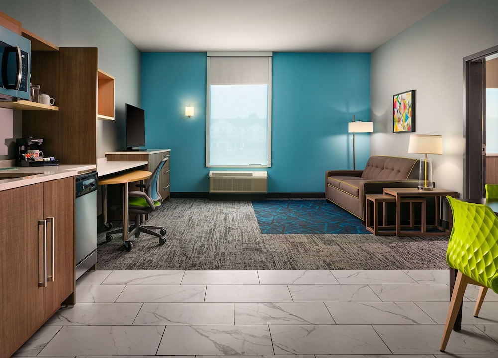 Suite, 1 King Bed, Accessible, Non Smoking (Hearing) - Photo 3