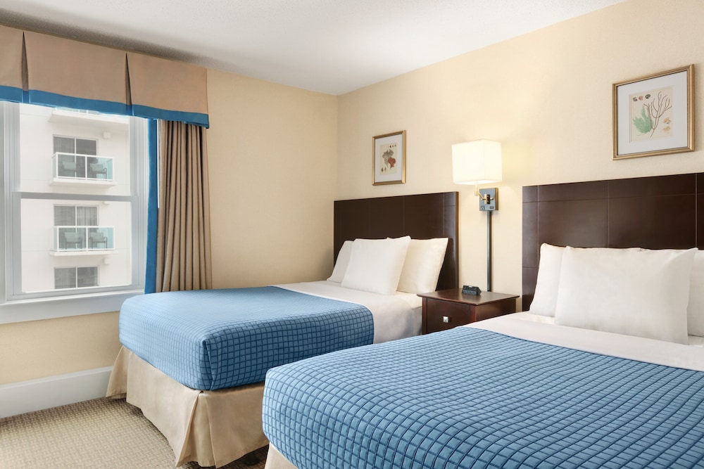 Standard Room, 2 Double Beds - Photo 6