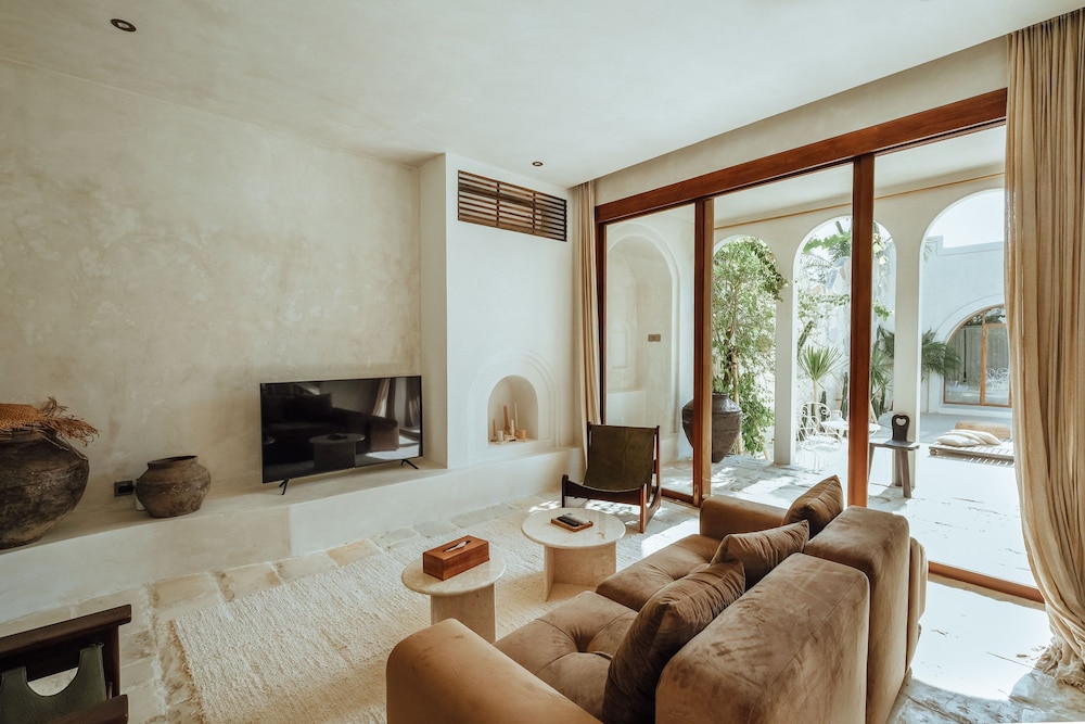 Villa photo 3