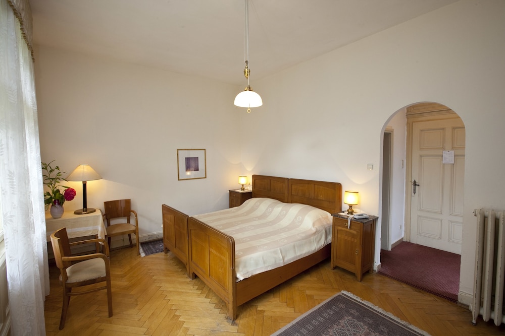 Double or Twin Room - Photo 3