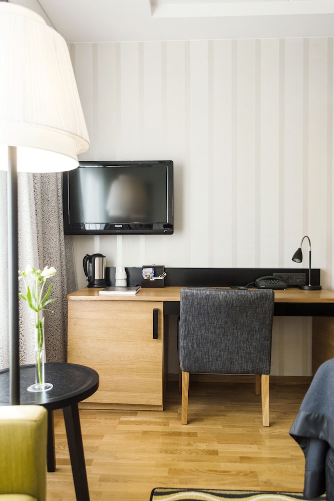 Standard Double or Twin Room - Photo 9