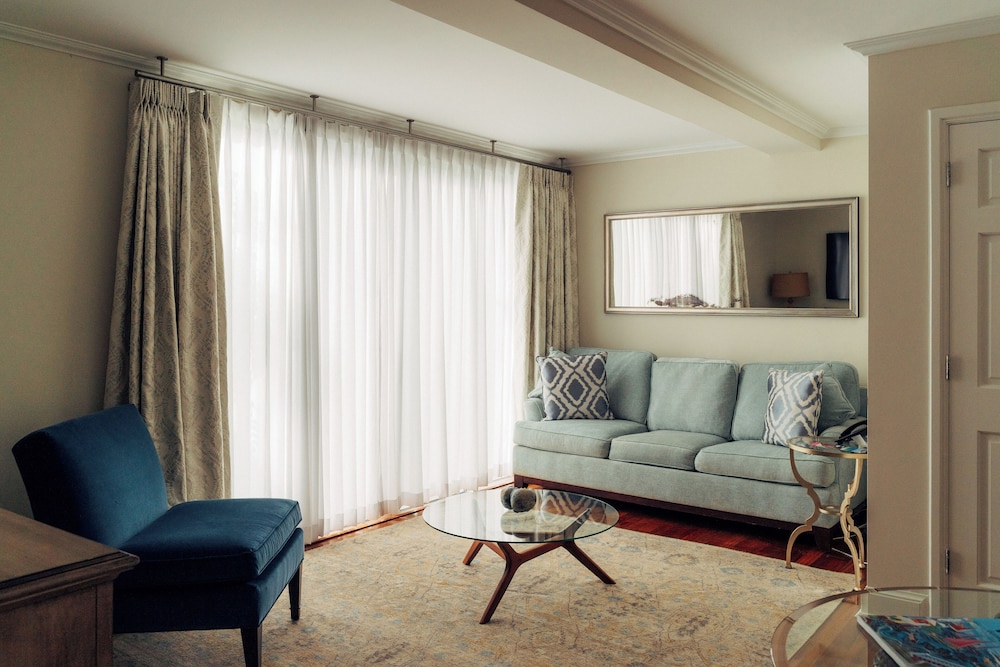 Suite - Photo 3