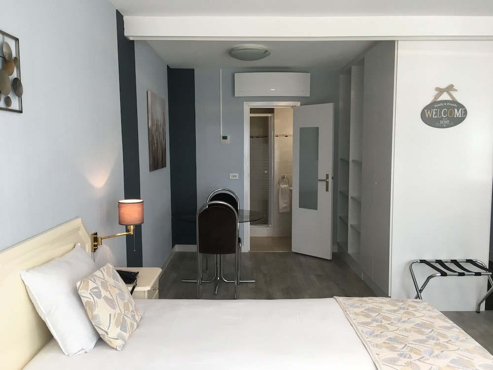 Chambre Classique King, vue jardin photo 3