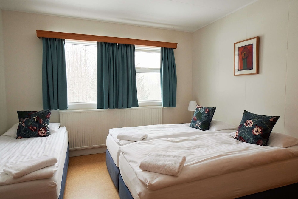 Economy Triple Room, Non Smoking, Shared Bathroom photo 2