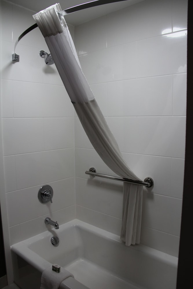Room, 2 Queen Beds, Non Smoking - Photo 6