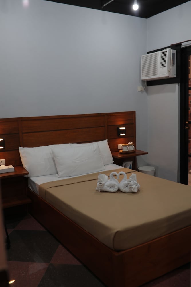 Standard Double Room - Photo 18