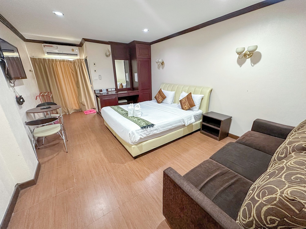 Deluxe Double or Twin Room photo 2