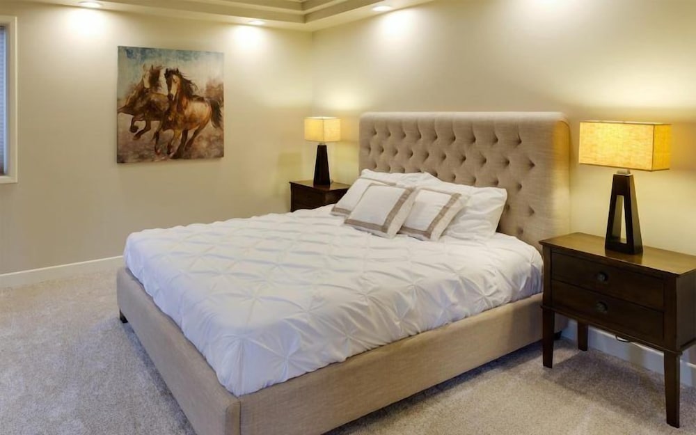 Deluxe Room, City View